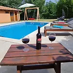 Villa Sunny Garden With Pool *