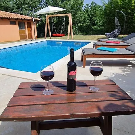 Willa Sunny Garden With Pool *