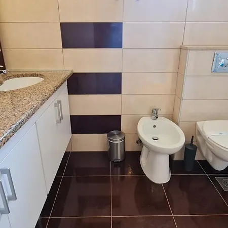 Villa Sunny Garden With Pool