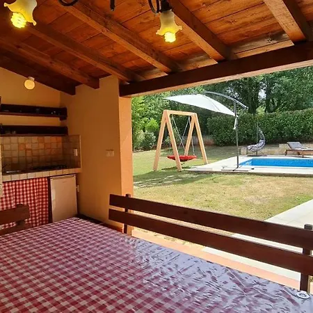 Sunny Garden With Pool * Loborika