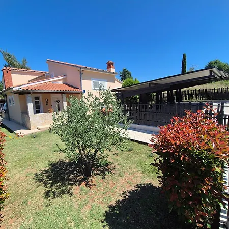 Sunny Garden With Pool Villa *