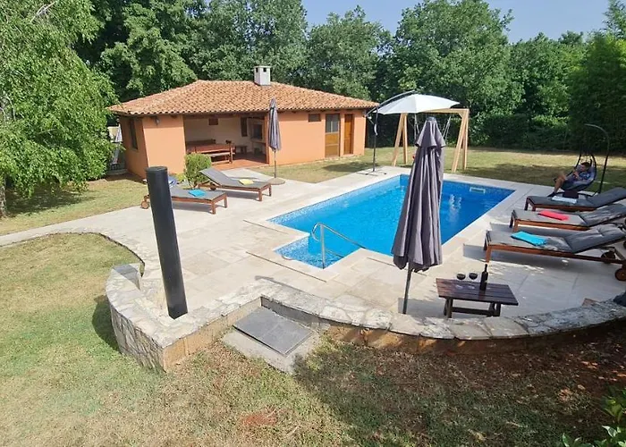 Villa Sunny Garden With Pool *