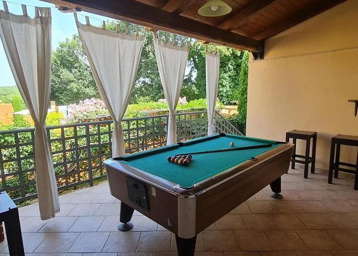 Sunny Garden With Pool