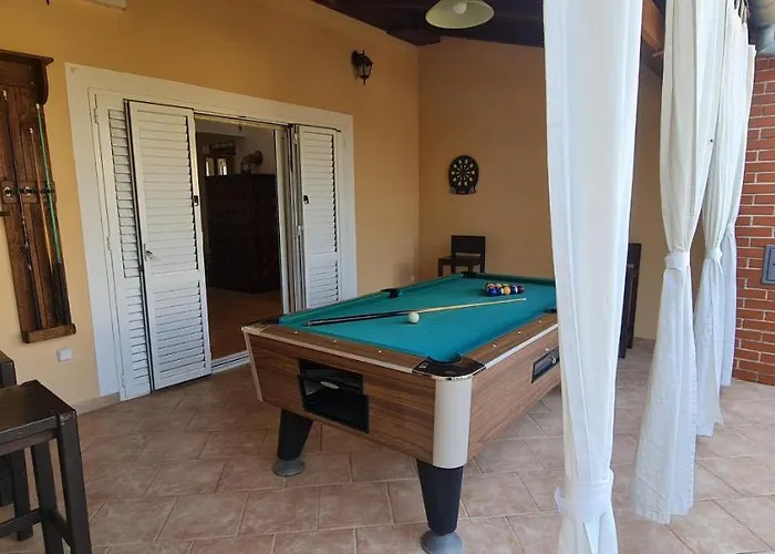 Villa Sunny Garden With Pool