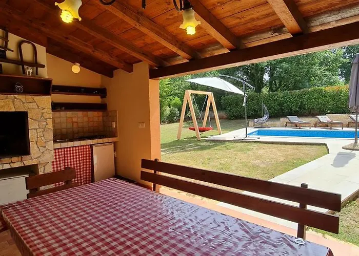 Sunny Garden With Pool * Loborika