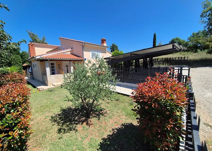 Sunny Garden With Pool Villa *