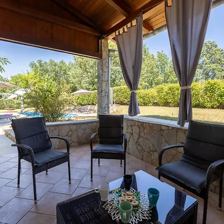 Sunny Garden With Pool Villa Loborika