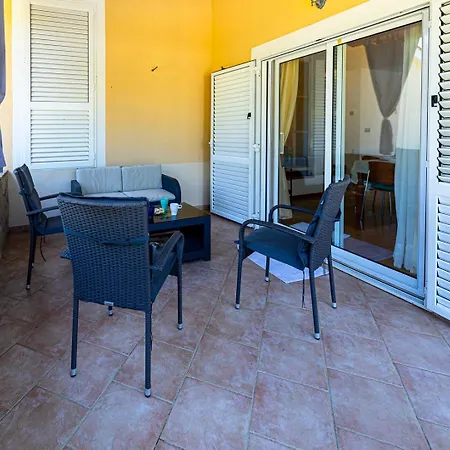 Sunny Garden With Pool Villa